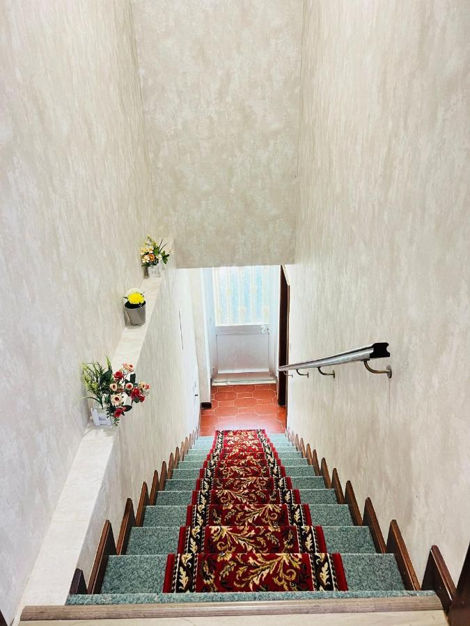 Hostel Golden Star Gião Екстериор снимка