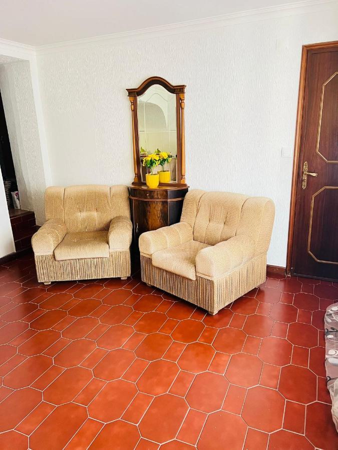 Hostel Golden Star Gião Екстериор снимка