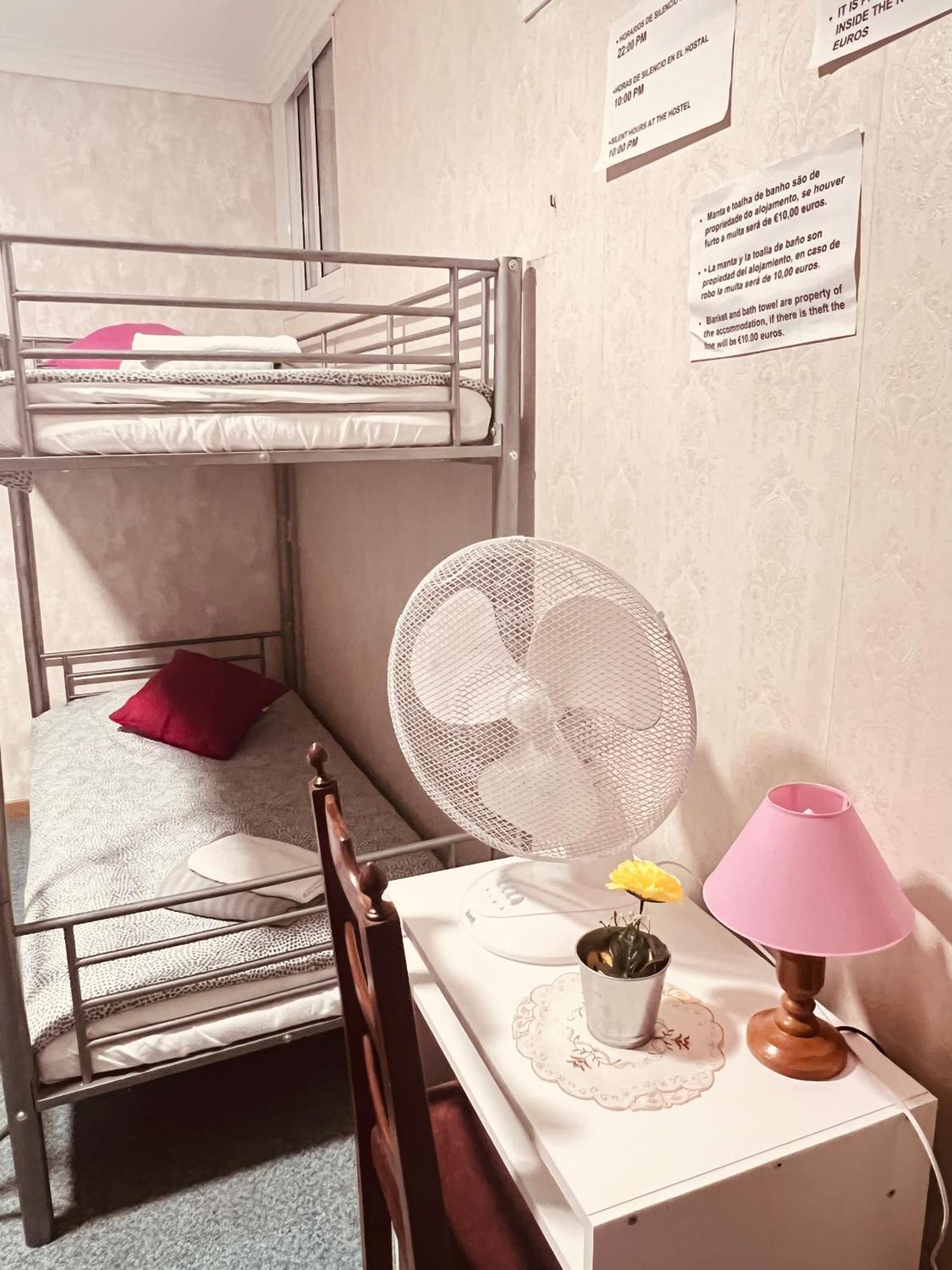 Hostel Golden Star Gião Екстериор снимка