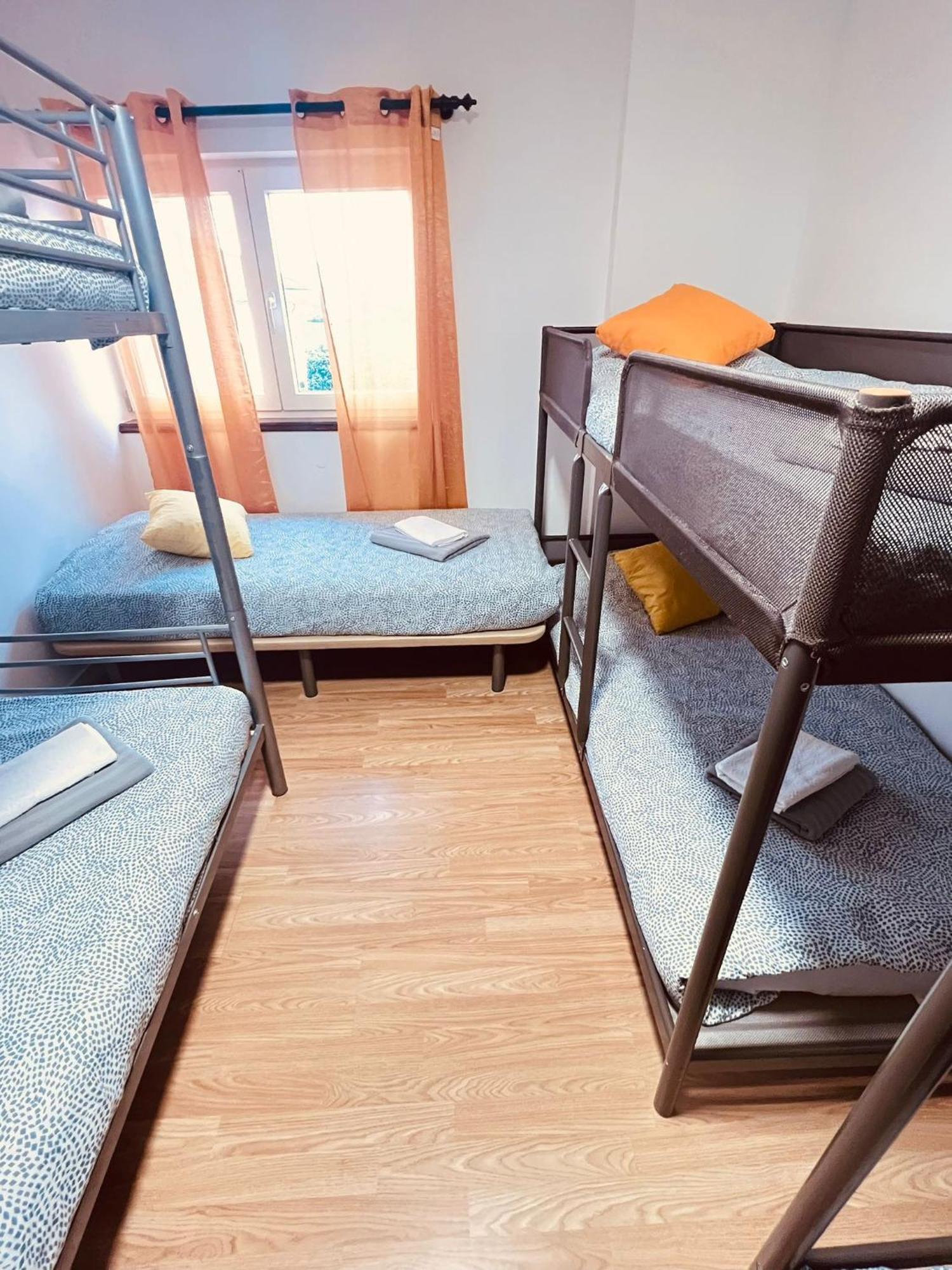 Hostel Golden Star Gião Екстериор снимка