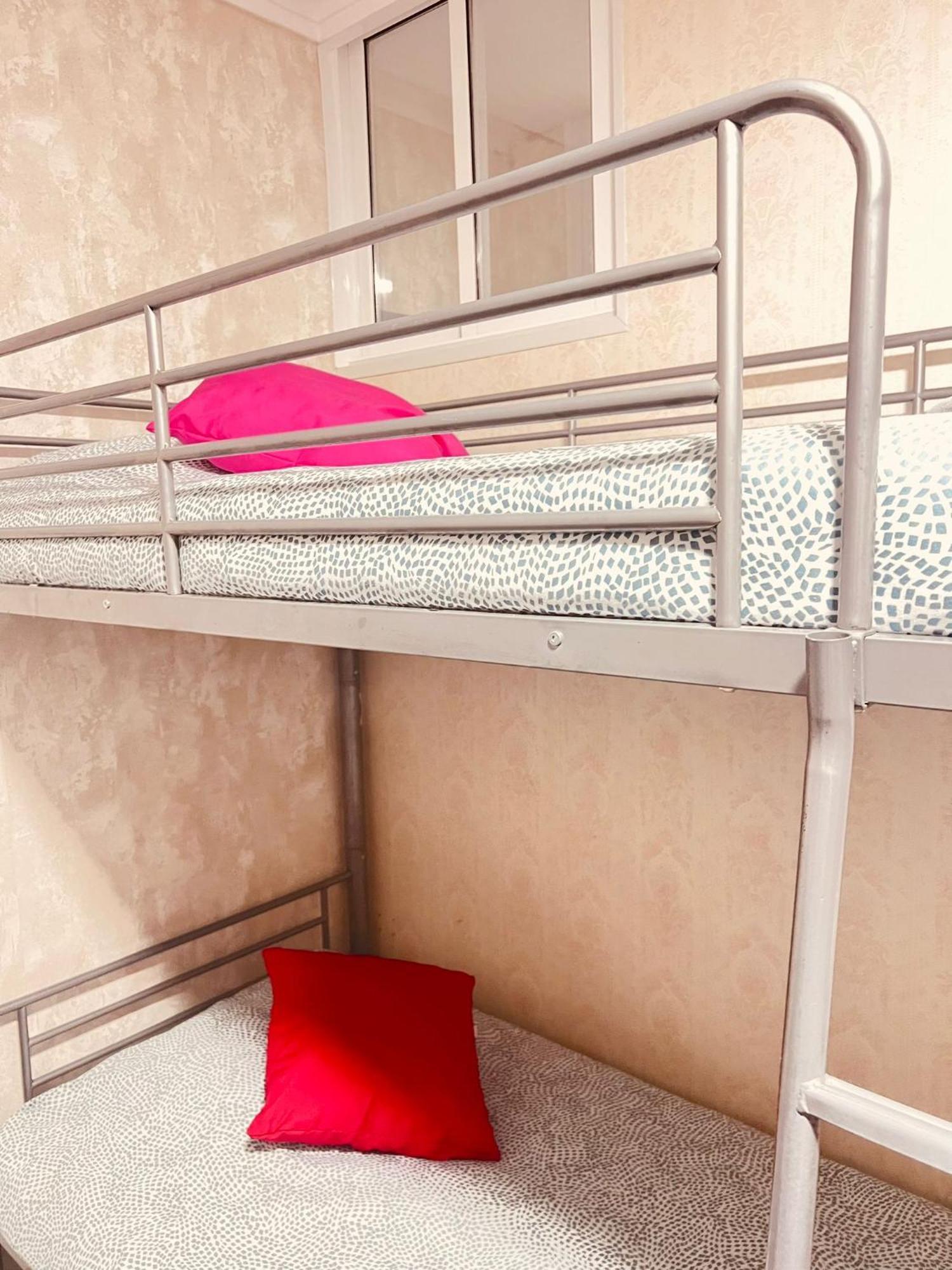 Hostel Golden Star Gião Екстериор снимка